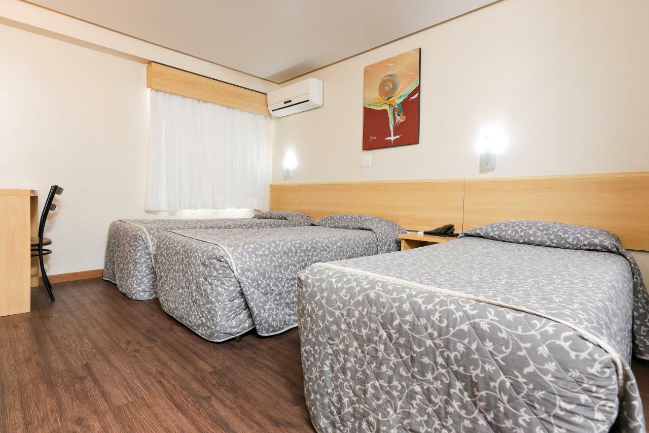 Quarto Triplo Standard